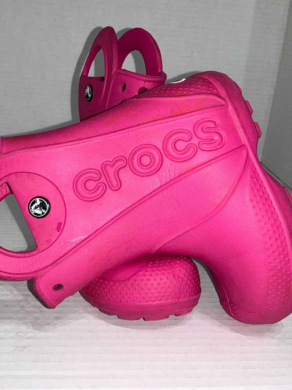 CROCS Kids Classic Clog in Bright Pink 8C Causal preppy coastal